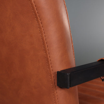 Tweedekans model: Eetkamerstoel met armleuning cognac Noor industrieel design eetstoel