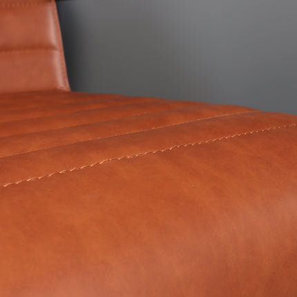 Tweedekans model: Eetkamerstoel met armleuning cognac Noor industrieel design eetstoel