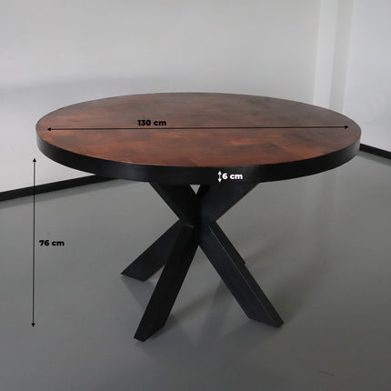 Eettafel rond mangohout visgraat 130cm Avelyn bruin ronde industriële tafel duurzaam mango eetkamertafel